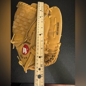 Worth Tan Leather Baseball Glove 010198